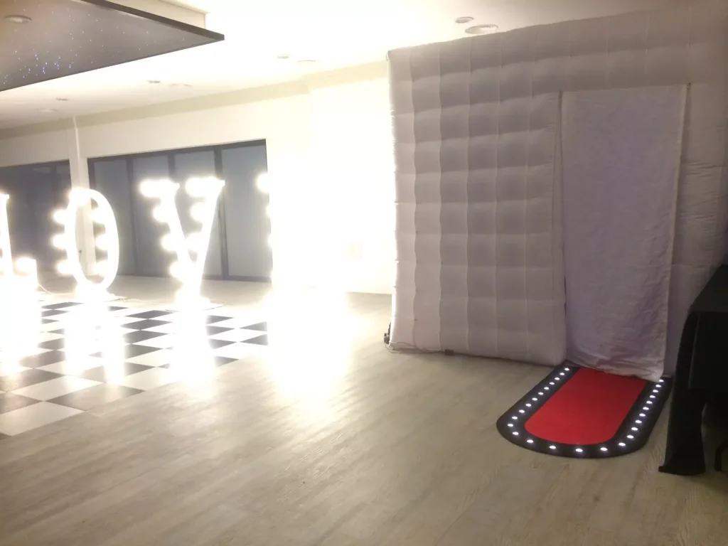 Inflatable Cube Photo Booth