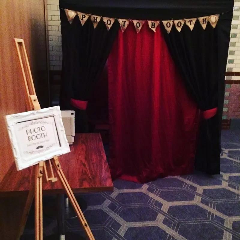 Vintage Boudoir Photo Booth Hire